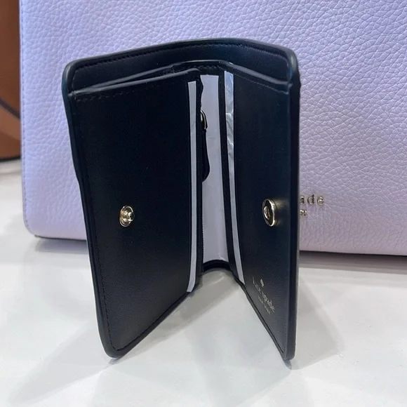 Kate Spade Madison Small Bifold Wallet
Black
NWT - Picture 4 of 16
